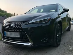 Schwarz Gebraucht 2019 Lexus UX 250h SUV | 19.900 € (Fairer Preis)