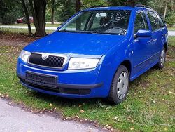 Blau Gebraucht 2001 Skoda Fabia Kleinwagen | 1.650 € (Fairer Preis)