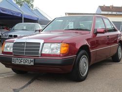 Rot Gebraucht 1990 Mercedes E200 Limousine | 8.989 €
