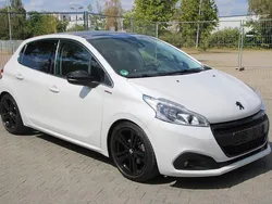 Gebraucht 2015 Peugeot 208 Allure Kleinwagen | 12.390 € (Teuer)