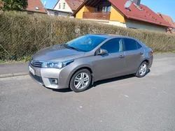 Beige Gebraucht 2016 Toyota Corolla Multidrive S Limousine | 13.400 € (Fairer Preis)