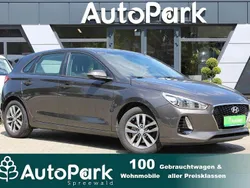 Grau Gebraucht 2017 Hyundai i30 Trend Limousine | 11.200 € (Guter Preis)
