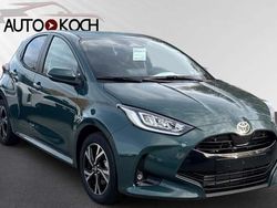 Grün Neu 2025 Toyota Yaris Hybrid Limousine | 25.940 € (Fairer Preis)