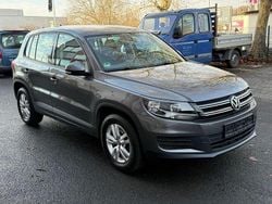 Grau Gebraucht 2015 VW Tiguan Trendline SUV | 10.800 € (Guter Preis)