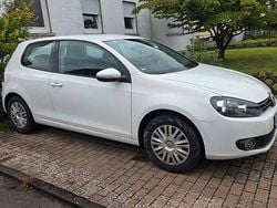 Weiß Gebraucht 2012 VW Golf VII Trendline Limousine | 6.400 € (Superpreis)
