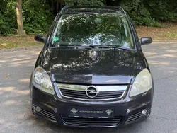 Schwarz Gebraucht 2007 Opel Zafira Van / Kleinbus | 2.999 € (Fairer Preis)