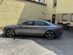 Grau Gebraucht 2015 Audi A8L Limousine | 31.900 € (Etwas zu teuer)