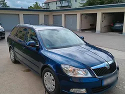 Blau Gebraucht 2009 Skoda Octavia Kombi | 2.500 € (Fairer Preis)