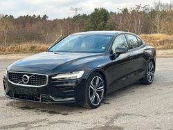 Schwarz Gebraucht 2020 Volvo S60 R-Design Limousine | 22.000 € (Etwas zu teuer)