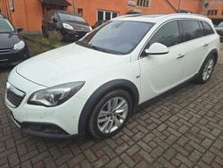 Weiß Gebraucht 2015 Opel Insignia Country Tourer Basis Kombi | 7.990 € (Guter Preis)