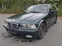 Grün Gebraucht 2000 BMW 316 Kleinwagen | 1.450 € (Fairer Preis)