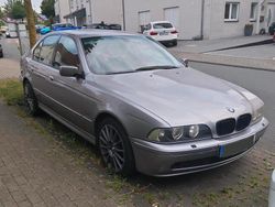 Grau Gebraucht 2000 BMW 523 Limousine | 2.000 € (Fairer Preis)