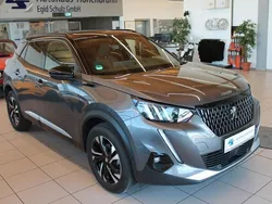 Platiniumgrau Gebraucht 2021 Peugeot 2008 GT SUV | 19.990 € (Fairer Preis)