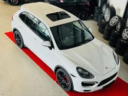 Weiß Gebraucht 2013 Porsche Cayenne Turbo SUV | 29.950 € (Etwas zu teuer)