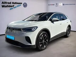 Gletscherweiß metallic Gebraucht 2024 VW ID.4 Pro SUV | 47.560 € (Etwas zu teuer)