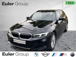Schwarz Gebraucht 2022 BMW 320e Sport Line Kombi | 29.988 € (Fairer Preis)