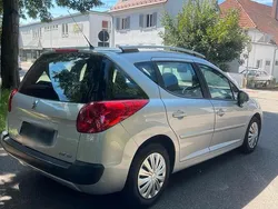 Grau Gebraucht 2011 Peugeot 207 Kombi | 2.900 € (Teuer)