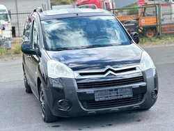 Schwarz Gebraucht 2010 Citroën Berlingo Van / Kleinbus | 4.490 € (Teuer)