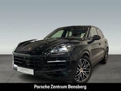 Schwarz Gebraucht 2024 Porsche Cayenne SUV | 109.900 € (Teuer)