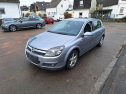 Silber Gebraucht 2004 Opel Astra Limousine | 1.400 €
