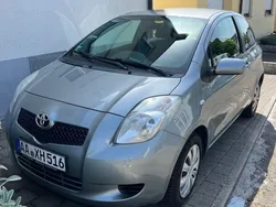 Silber Gebraucht 2006 Toyota Yaris Sol Kleinwagen | 2.699 € (Etwas zu teuer)