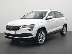 Weiß Gebraucht 2022 Skoda Karoq Style SUV | 25.990 € (Guter Preis)