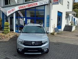 Silber Gebraucht 2017 Dacia Sandero Celebration Kleinwagen | 8.900 € (Fairer Preis)