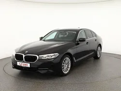 Saphirschwarzmet. (metallic) Gebraucht 2022 BMW 520 Limousine | 36.890 € (Fairer Preis)