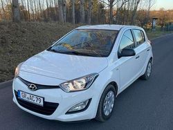 Weiß Gebraucht 2012 Hyundai i20 Limousine | 2.200 € (Superpreis)