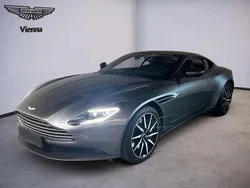 Grau Gebraucht 2018 Aston Martin DB11 Coupé | 134.900 €