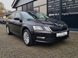 Schwarz Gebraucht 2020 Skoda Octavia Ambition Kombi | 15.990 € (Guter Preis)