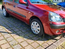 Rot Gebraucht 2004 Renault Clio II Kleinwagen | 2.000 € (Fairer Preis)