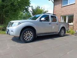Silber Gebraucht 2014 Nissan Navara Abholung | 17.500 €