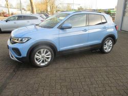 Blau Gebraucht 2024 VW T-Cross Life SUV | 21.888 € (Guter Preis)
