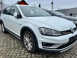 Weiß Gebraucht 2016 VW Golf VII Limousine | 10.490 € (Fairer Preis)