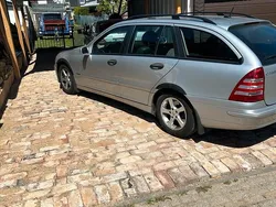 Silber Gebraucht 2004 Mercedes 220 Kombi | 2.250 €