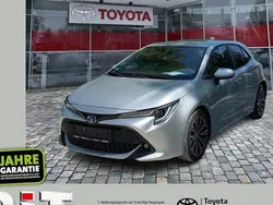 Precious silver Gebraucht 2023 Toyota Corolla Team Limousine | 23.990 € (Fairer Preis)