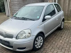 Silber Gebraucht 2004 Toyota Yaris Sol Kleinwagen | 1.650 € (Fairer Preis)
