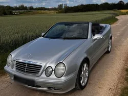 Silber Gebraucht 2001 Mercedes CLK230 Cabrio | 7.900 €
