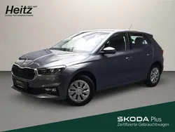 Graphitegrau metallic Gebraucht 2024 Skoda Fabia Essence Kleinwagen | 18.390 € (Fairer Preis)