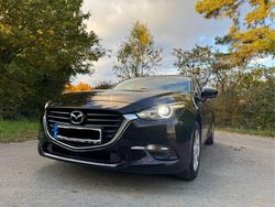 Schwarz Gebraucht 2017 Mazda 3 Exclusive-Line Limousine | 11.700 € (Fairer Preis)