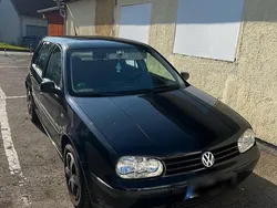Schwarz Gebraucht 2003 VW Golf IV Kleinwagen | 1.500 € (Fairer Preis)