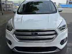 Weiß Gebraucht 2018 Ford Kuga Cool & Connect SUV | 14.500 € (Fairer Preis)