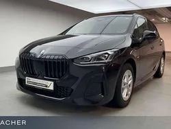 Saphirschwarz Gebraucht 2024 BMW 220 Active Tourer M Sport Van / Kleinbus | 40.499 €