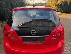 Rot Gebraucht 2016 Opel Meriva Van / Kleinbus | 5.100 € (Guter Preis)