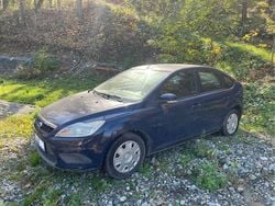 Blau Gebraucht 2008 Ford Focus Ambiente Limousine | 2.350 € (Guter Preis)