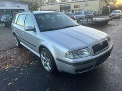 Silber Gebraucht 2002 Skoda Octavia Elegance Kombi | 2.480 € (Teuer)