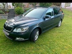 Grau Gebraucht 2012 Skoda Octavia Kombi | 5.500 € (Fairer Preis)