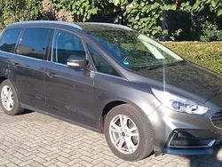 Grau Gebraucht 2020 Ford Galaxy Titanium Van / Kleinbus | 28.200 € (Fairer Preis)