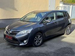 Grau Gebraucht 2015 Toyota Verso Skyview Edition Van / Kleinbus | 9.600 € (Guter Preis)
